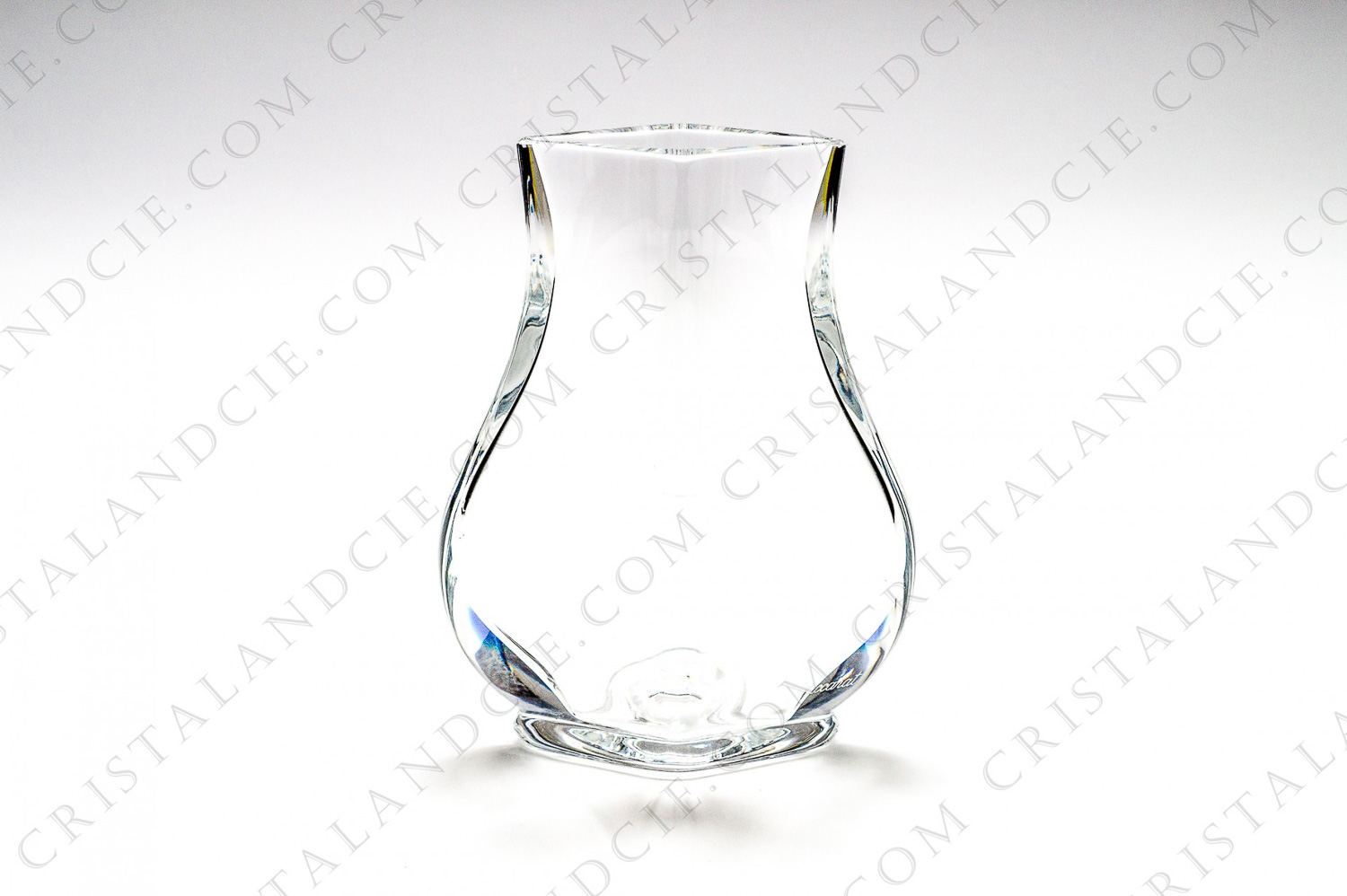 Small vase in crystal by Baccarat photo-1