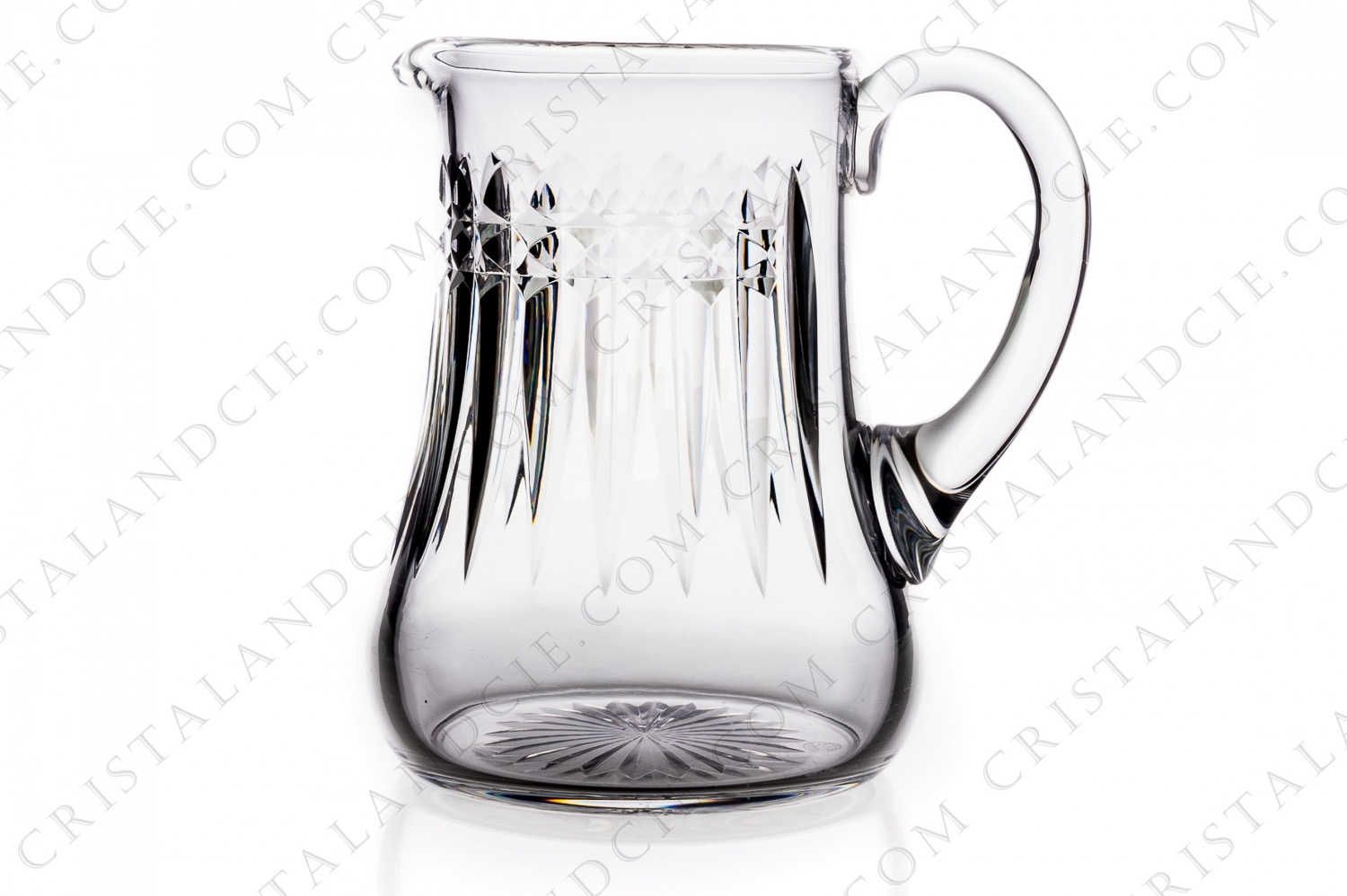 Broc à eau en cristal de Baccarat modèle Buckingham présentant un important décor taillé photo-1