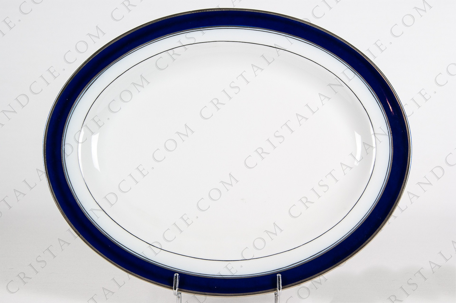 Oval platter in Limoges china by Bernardaud pattern platinum Pavie, decorated with cobalt blue and platinum friezes photo-1