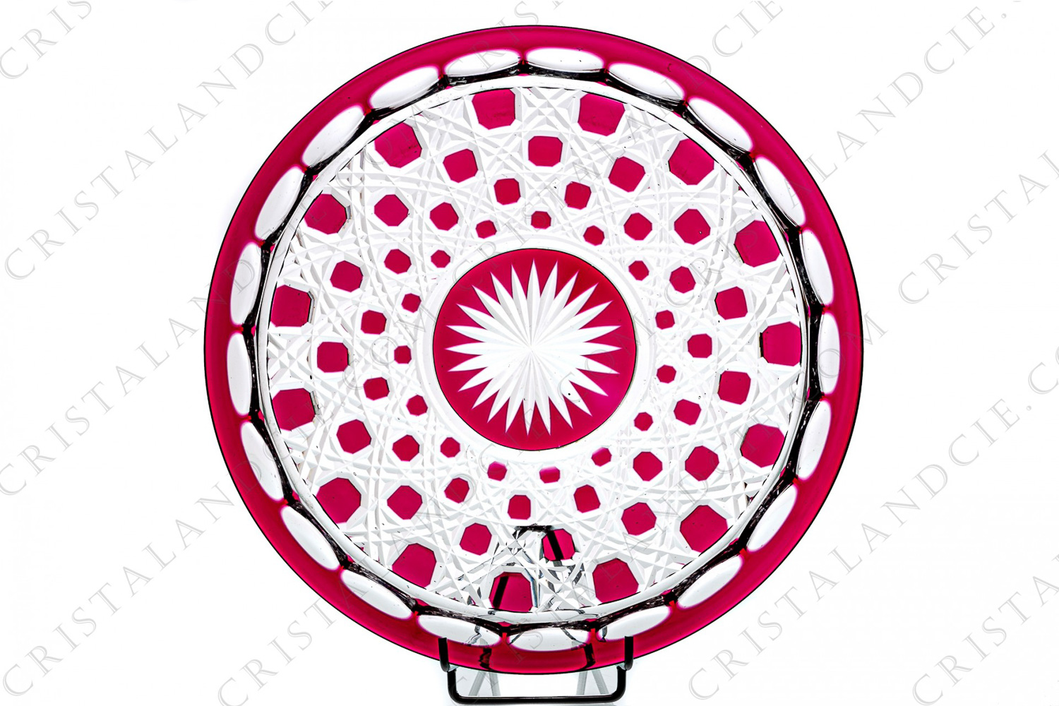 Tray in red double layer by Baccarat pattern Diamants Pierreries with an important cut pattern photo-1