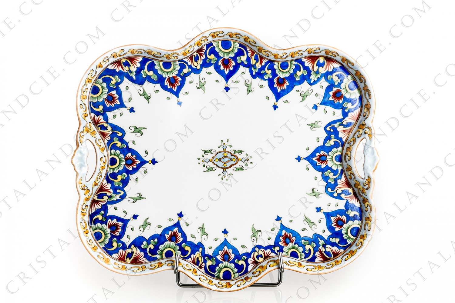 Plateau en porcelaine de Limoges de la maison Tressemann et Vogt (Raynaud) présentant un important décor polychrome peint à la main photo-1