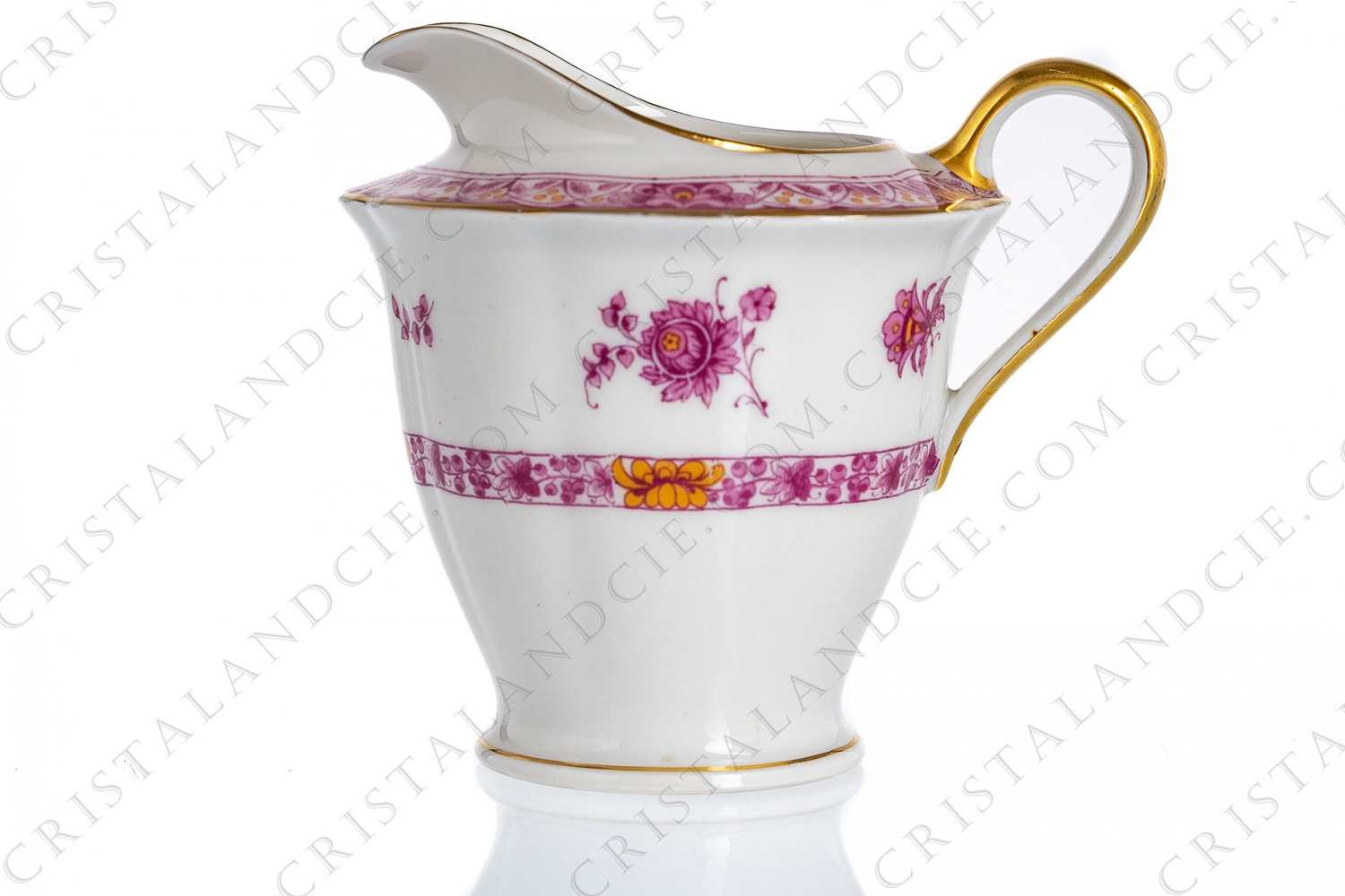 Pot à lait en porcelaine de Limoges de la maison Haviland modèle Arbre pourpre forme Lutèce orné d un arbre fleuri pourpre et jaune en son centre, de frises végétales et d un liseré or photo-1