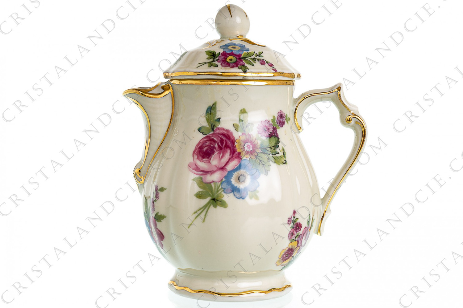 Pot à lait en porcelaine de Limoges de la maison Bernardaud forme Régence ornée de bouquets de fleurs polychromes photo-1