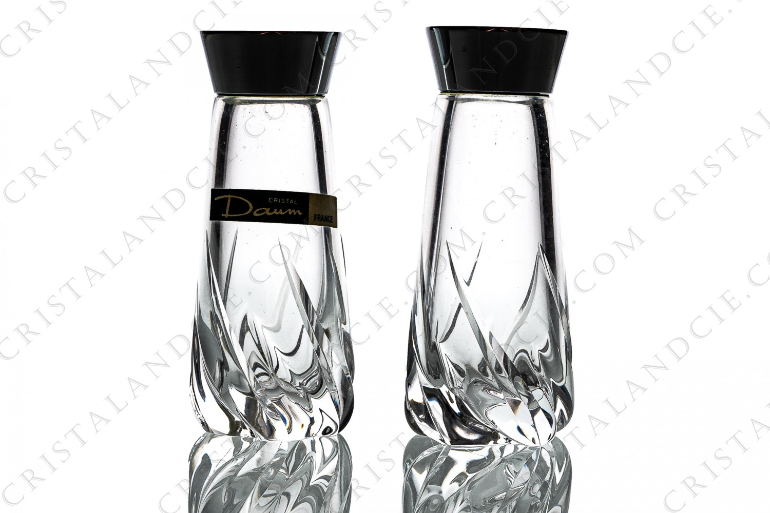 Salt and pepper set in crystal by Daum pattern Bleneau with a cut pattern photo-1