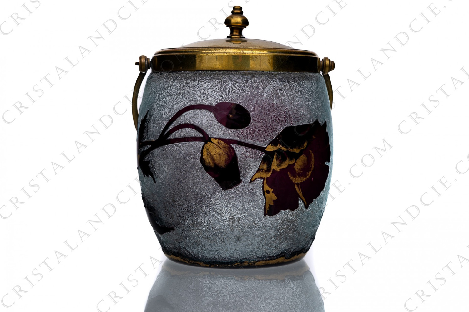 Art Nouveau cookie jar in double layer crystal by Baccarat pattern with poppies with a background engraved with the acid with tiny blue highlights photo-1