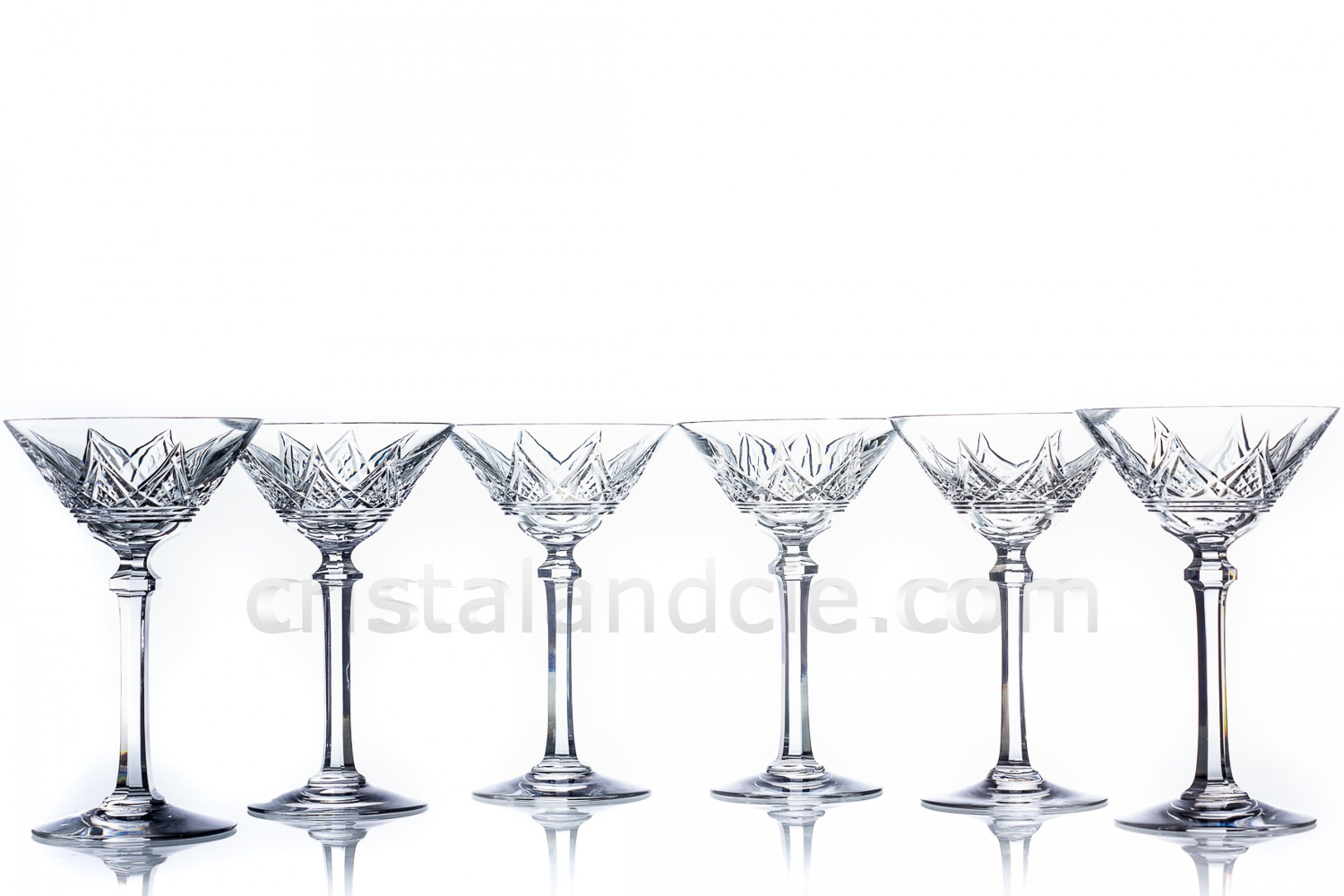 Série de six coupes à Champagne en cristal de Baccarat modèle Louvois présentant un important décor taillé, pied taillé muni d une bague photo-1