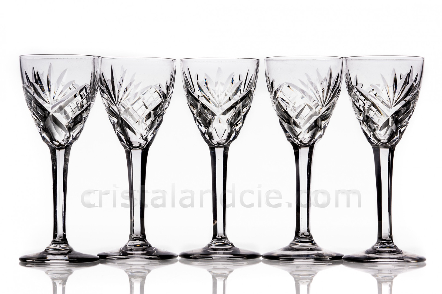 Set of five cordial glasses in crystal by Saint-Louis pattern Chantilly with an important cut pattern photo-1