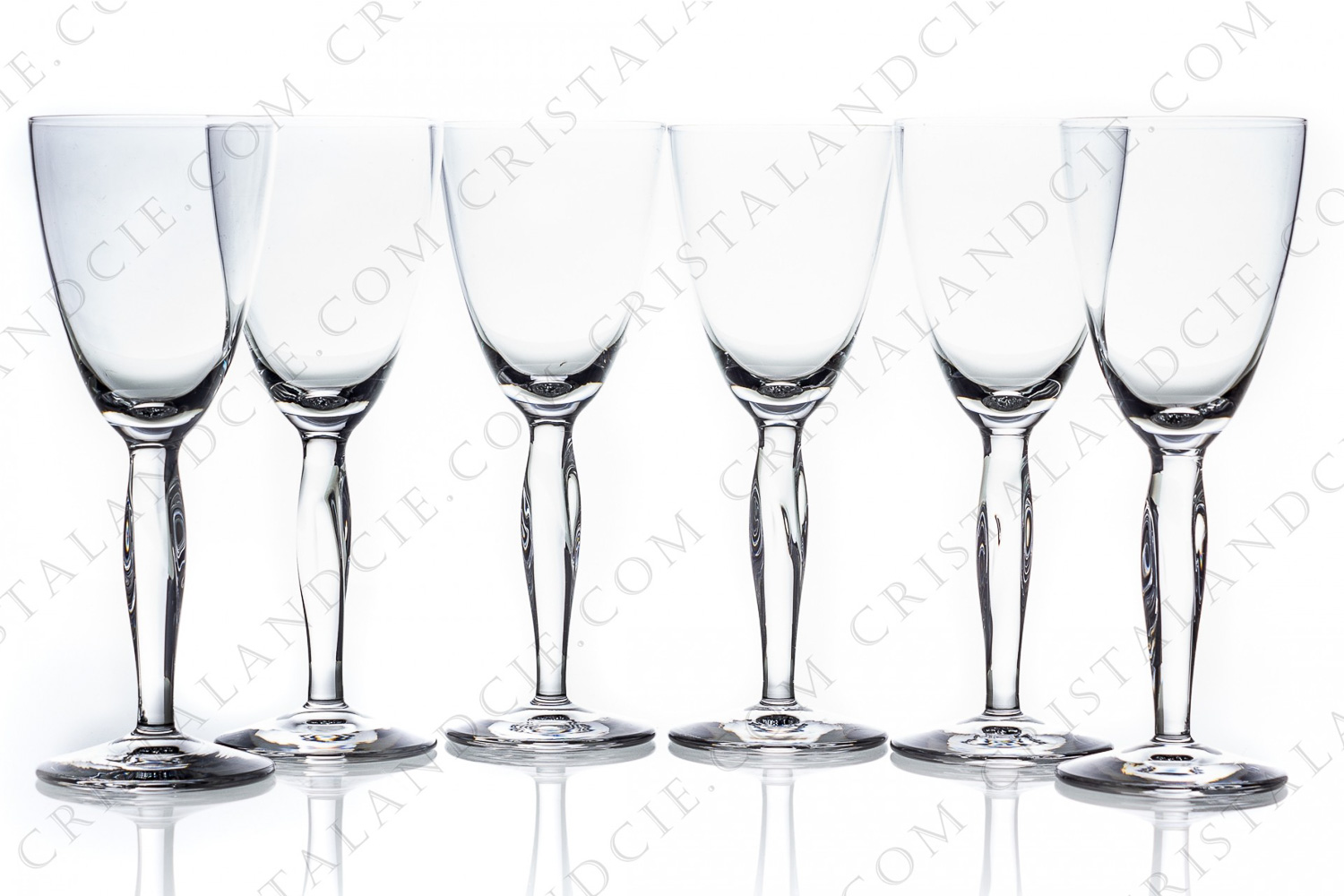 Série de six verres à vin n°4 en cristal de Daum modèle Ovédélia présentant un pied torsadé photo-1