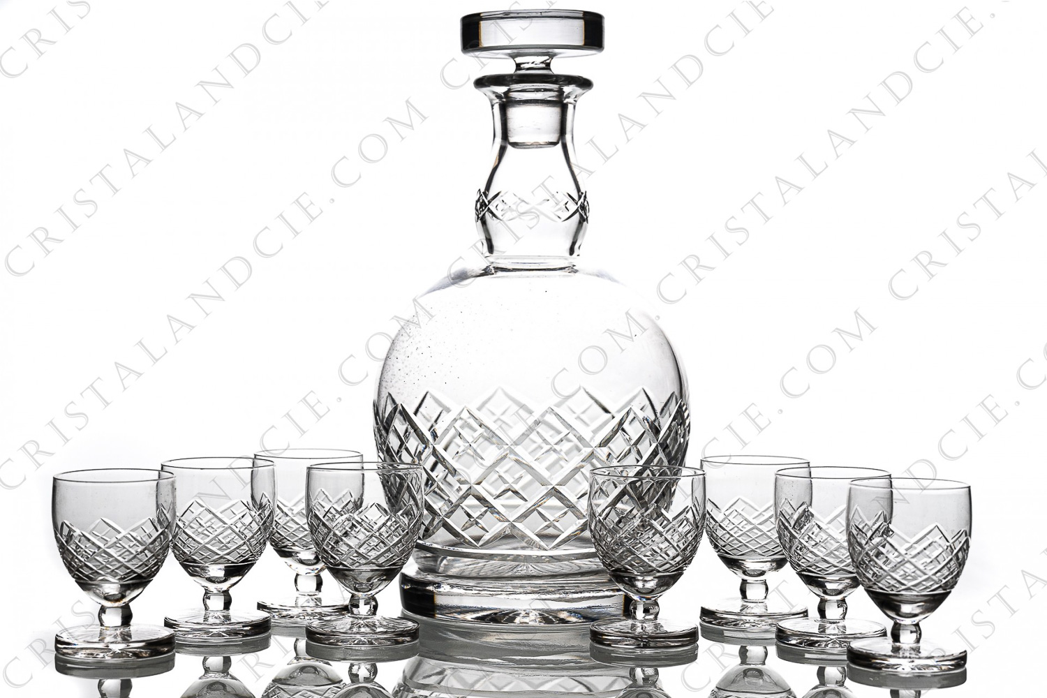 Cordial set in crystal by Saint-Louis pattern Florian cut 539 with a cut pattern and a star on the bottom photo-1