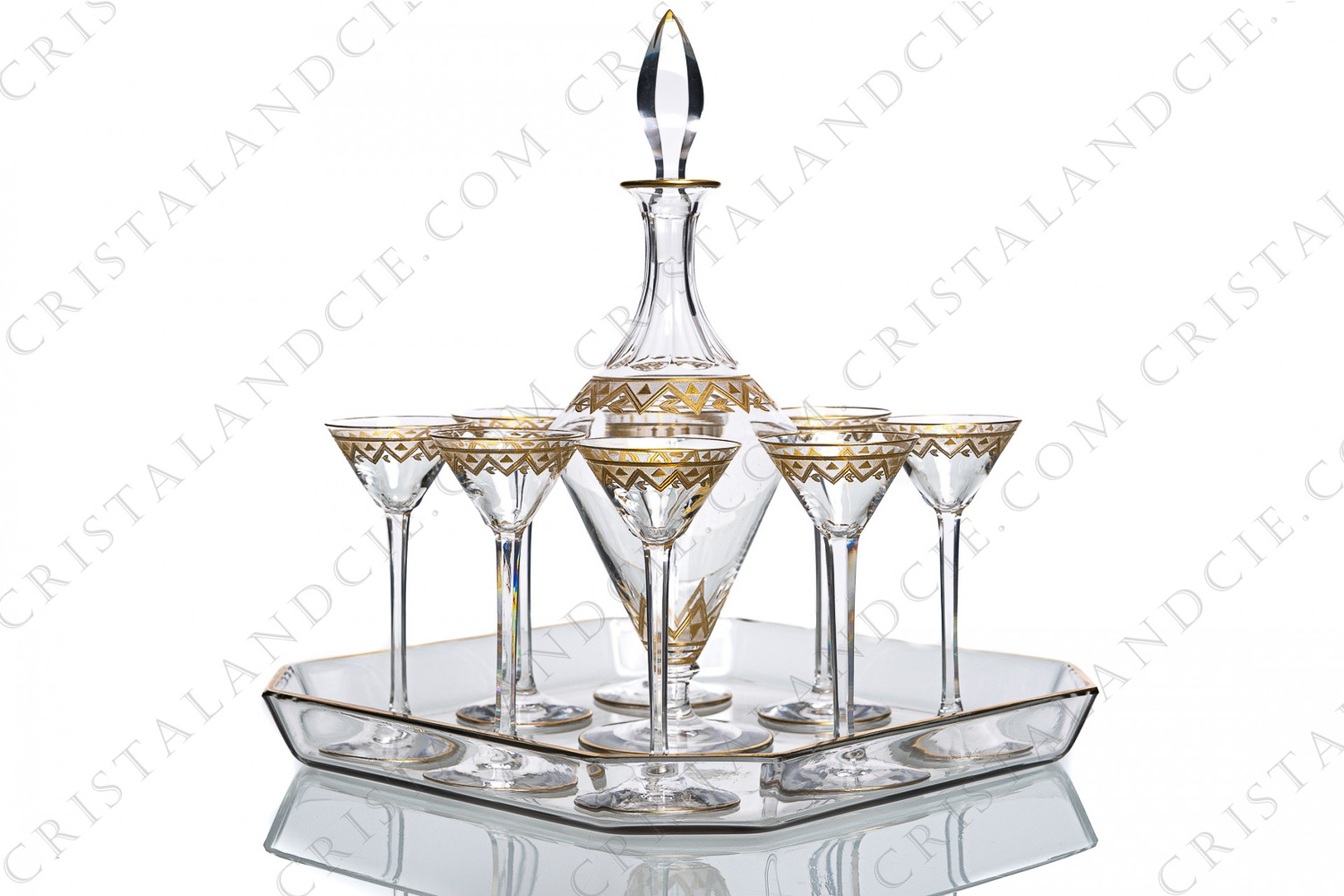 Cordial set Art Deco in crystal by Saint-Louis or Baccarat decorated with geometric and vegetable friezes in glod inlays photo-1