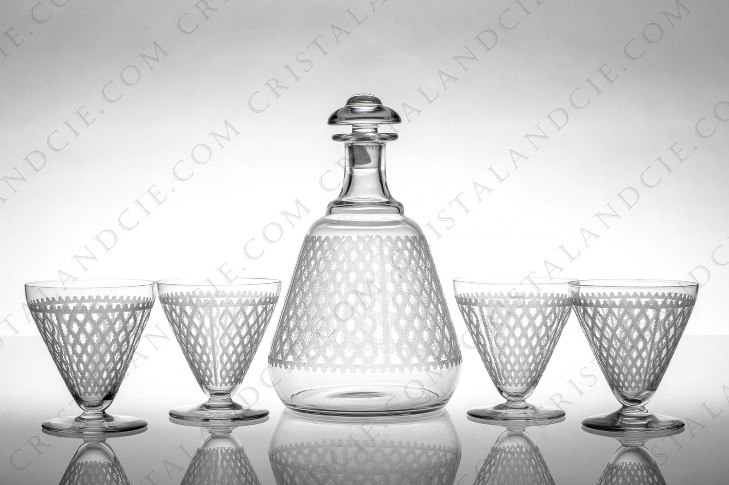 Wine set in crystal by Baccarat pattern Alhambra with an incised decor photo-1