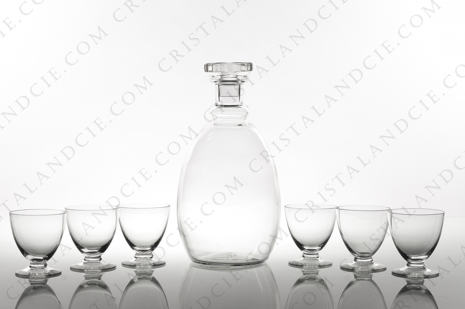 Service à vin en cristal de Daum modèle Briançon à décor Art Déco taillé sur le pied et le bouchon de la carafe photo-1