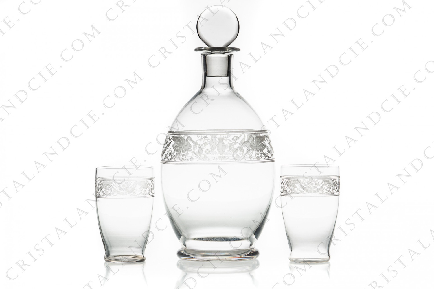 Wine set in crystal by Baccarat pattern Cygne Empire decorated with an acid engraved frieze, with amphoras, crown of laurels and swans on flowered arabesques photo-1