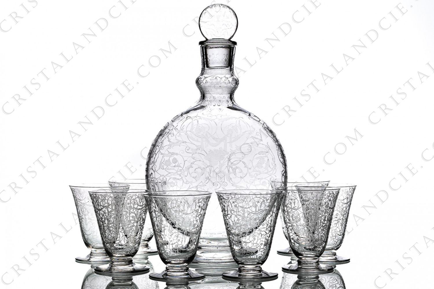 Service à vin en cristal de Baccarat modèle Michelangelo présentant un important décor gravé photo-1