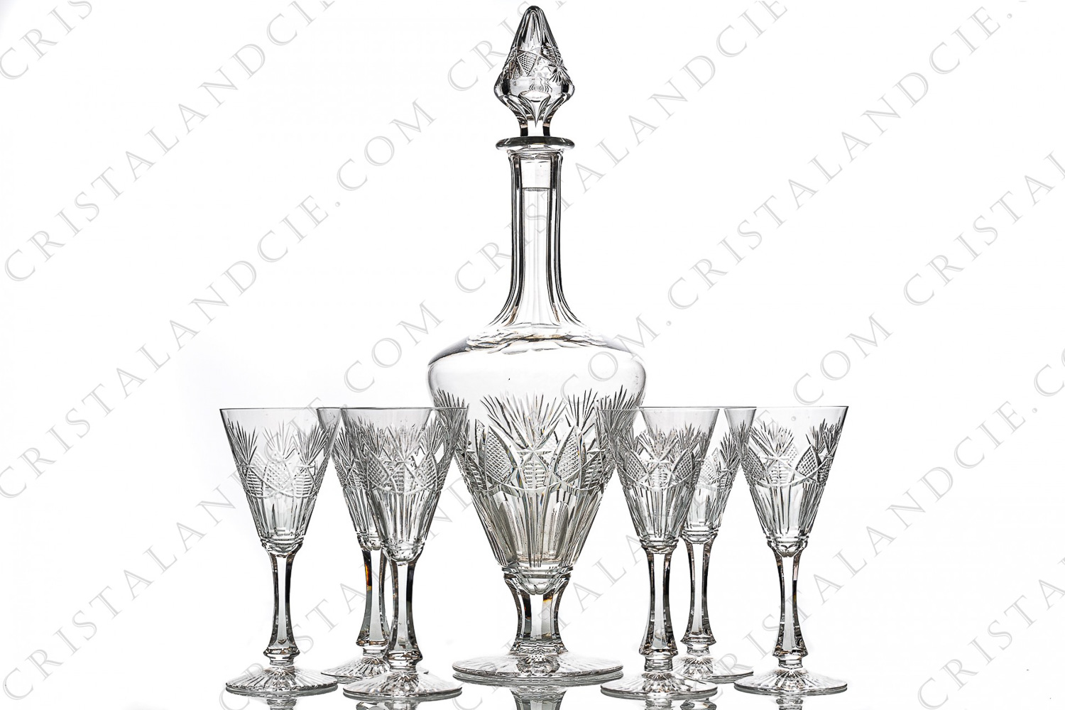 Wine set in crystal by Saint-Louis pattern Niepce with an important cut pattern photo-1