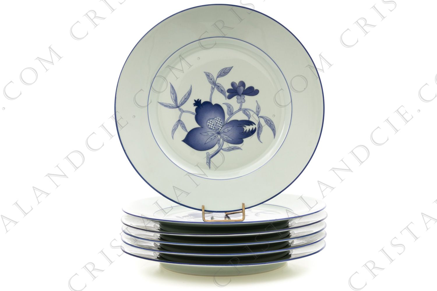 Série de six assiettes plates en porcelaine de Limoges de la maison Haviland et Parlon modèle Shangaï bleu orient orné de fleurs en camaïeu de bleus photo-1