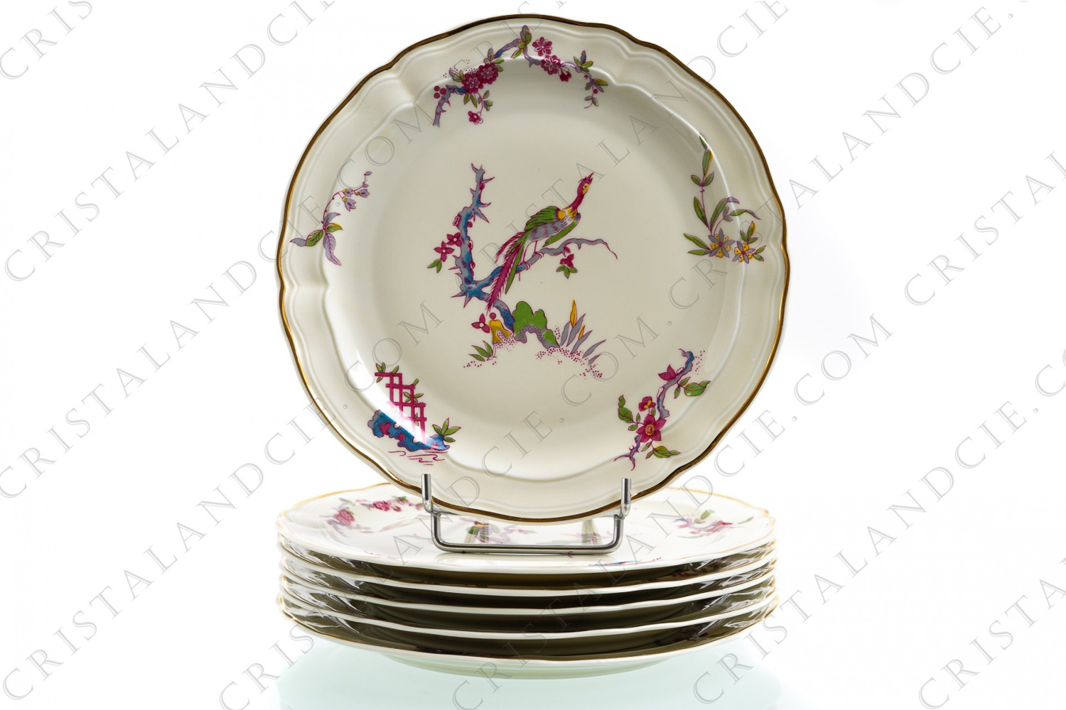 Série de six assiettes à salade en porcelaine de Limoges de la maison Bernardaud modèle Chantilly à décor polychrome japonisant de fleurs et d oiseaux de paradis photo-1