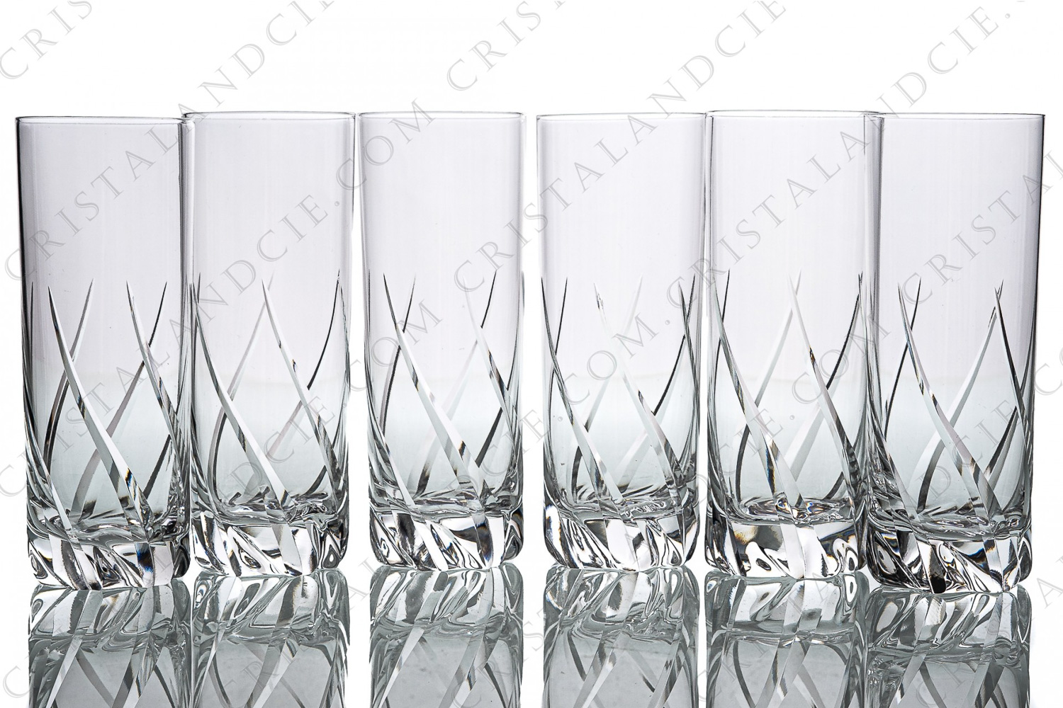 Série de six flûtes à Champagne en cristal de Daum modèle Bleneau à décor taillé photo-1