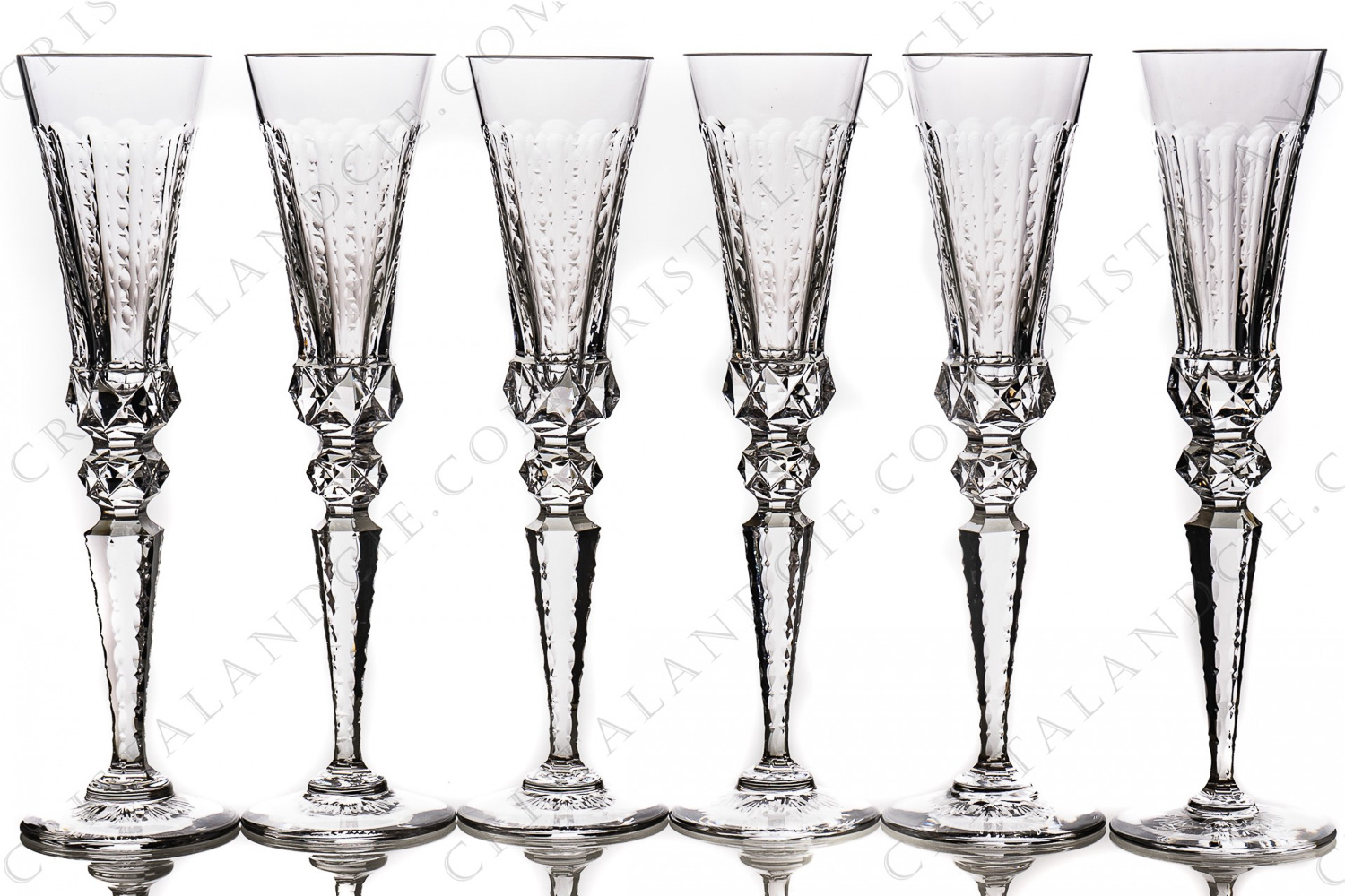 Set of six Champagne flutes in crystal by Saint-Louis pattern Excellence with a richly pattern of engraved flatcuts and diamond tips photo-1