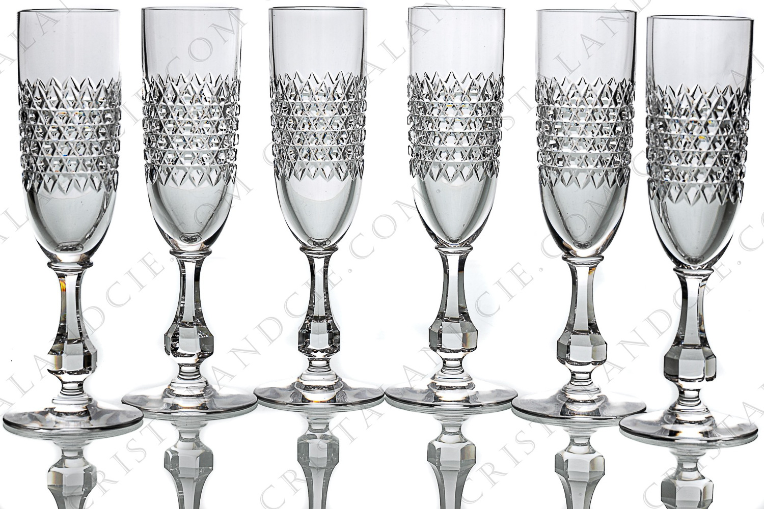 Set of six Champagne flutes in crystal by Baccarat pattern Lucullus with an important cut pattern photo-1