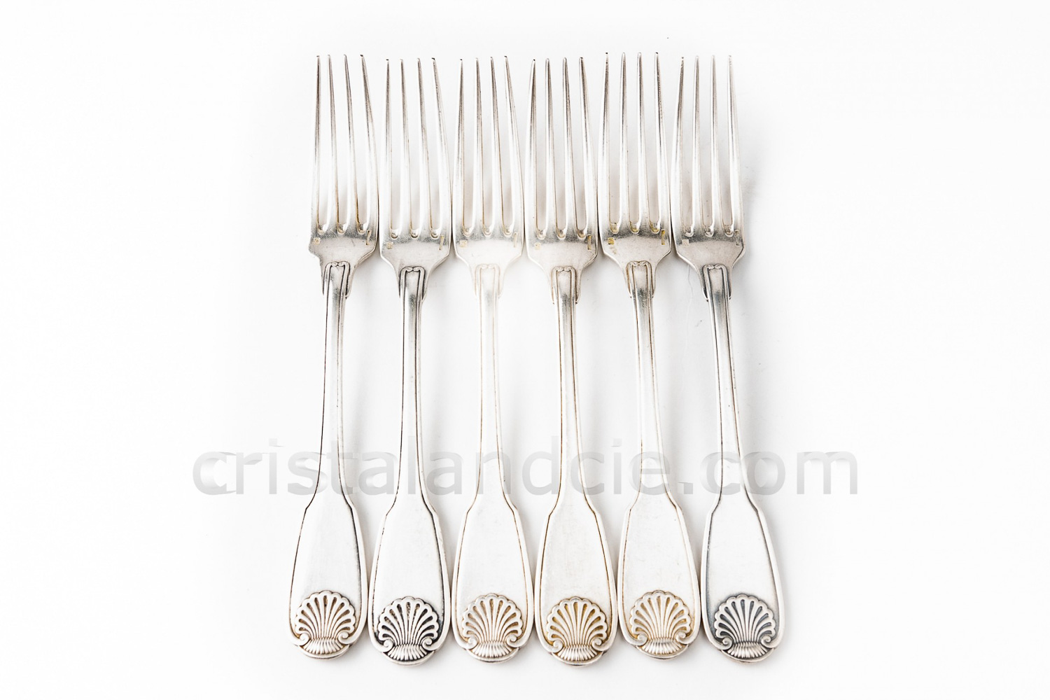 Série de six fourchettes de table en métal argenté de la maison Christofle modèle Vendôme à décor de coquille photo-1