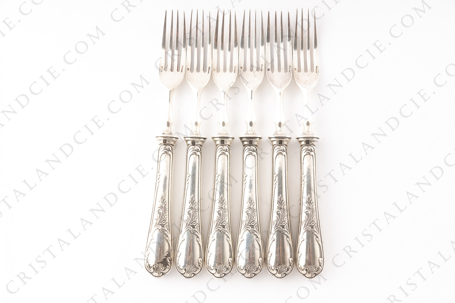 Série de six anciennes fourchettes à dessert en métal argenté de la maison Christofle modèle Marly présentant un décor Rocaille photo-1
