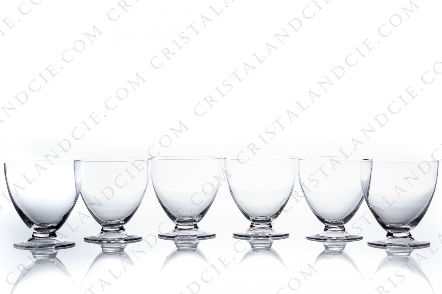 Série de six verres à eau n°2 en cristal de Daum modèle Briançon à décor Art Déco taillé et dépoli sur le pied photo-1