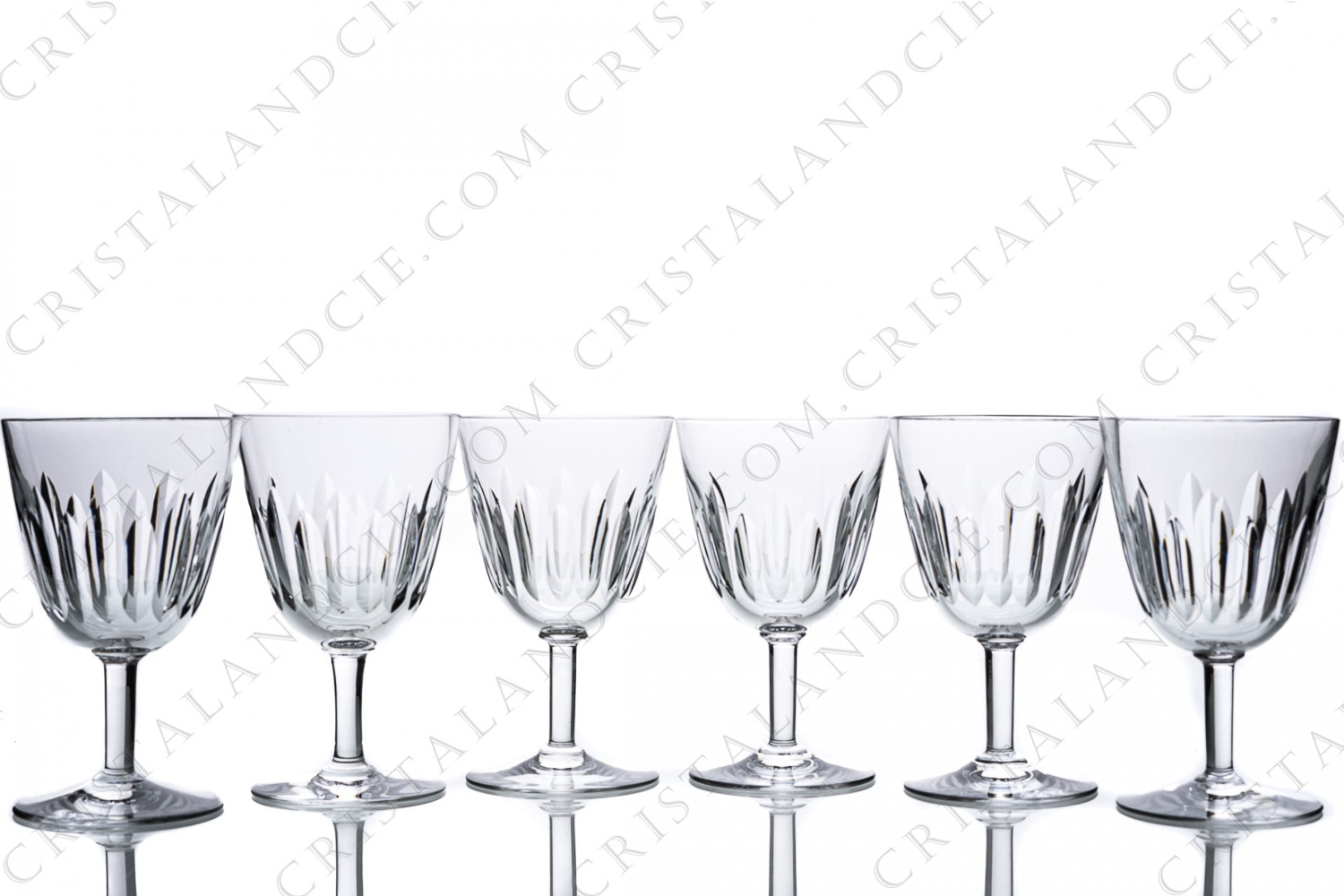 Set of six water glasses n°2 in crystal by Baccarat pattern Cassino decorated with cut bevels photo-1