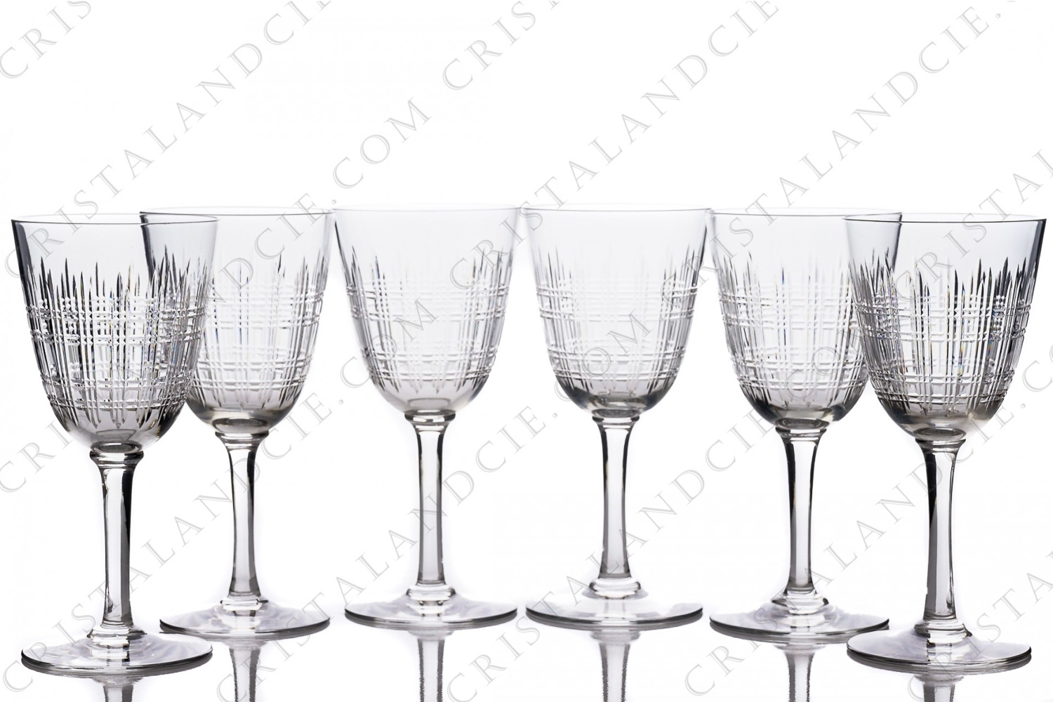 Série de six verres à eau n°2 en cristal de Baccarat modèle Cavour orné de biseaux en quadrillage taillés photo-1