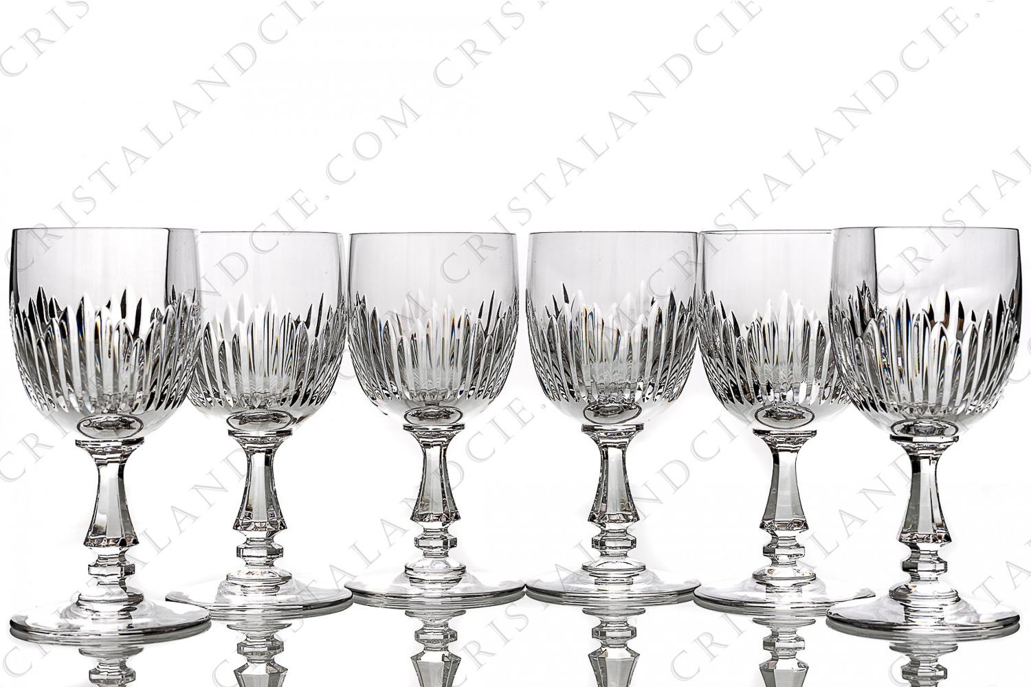 Série de six verres à eau n°2 en cristal de Saint-Louis modèle Liane ornés de biseaux taillés photo-1