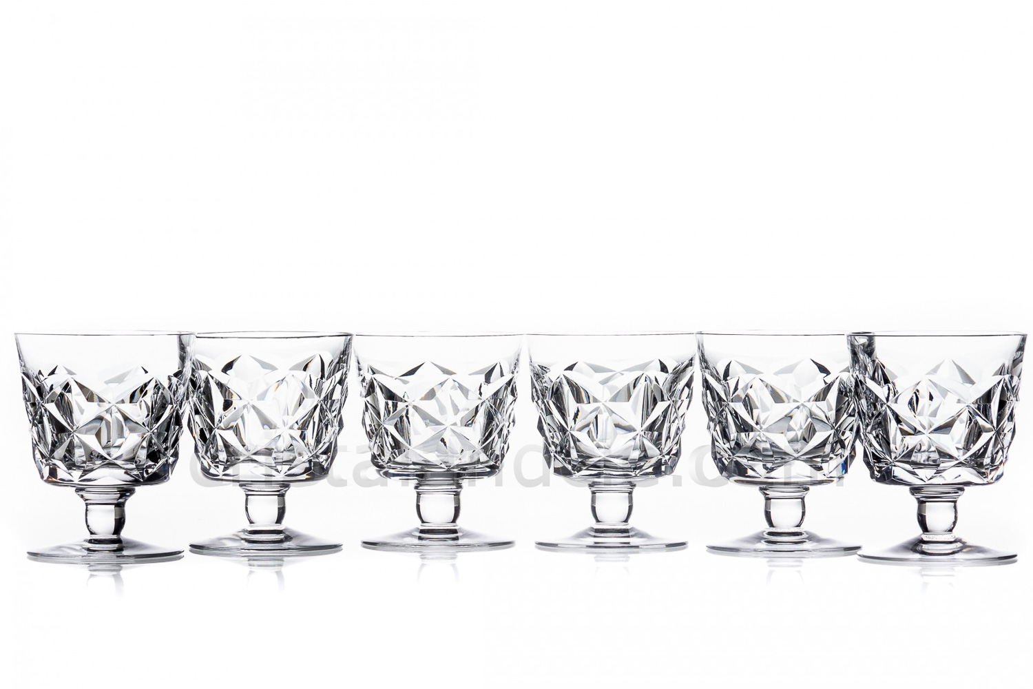 Série de six verres à eau n°2 en cristal de Baccarat modèle Muret présentant un important décor taillé photo-1