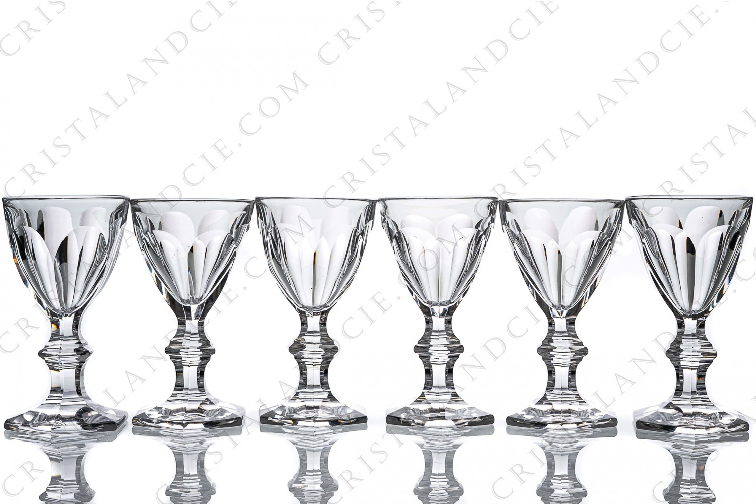 Set of six Sherry glasses n°5 in crystal by Baccarat pattern Harcourt with an important cut pattern photo-1