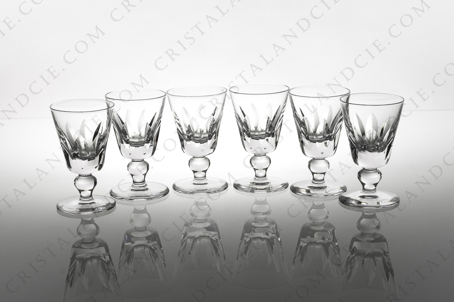 Six sherry glasses n°5 in crystal by Saint-Louis pattern Jersey with a carved decor photo-1