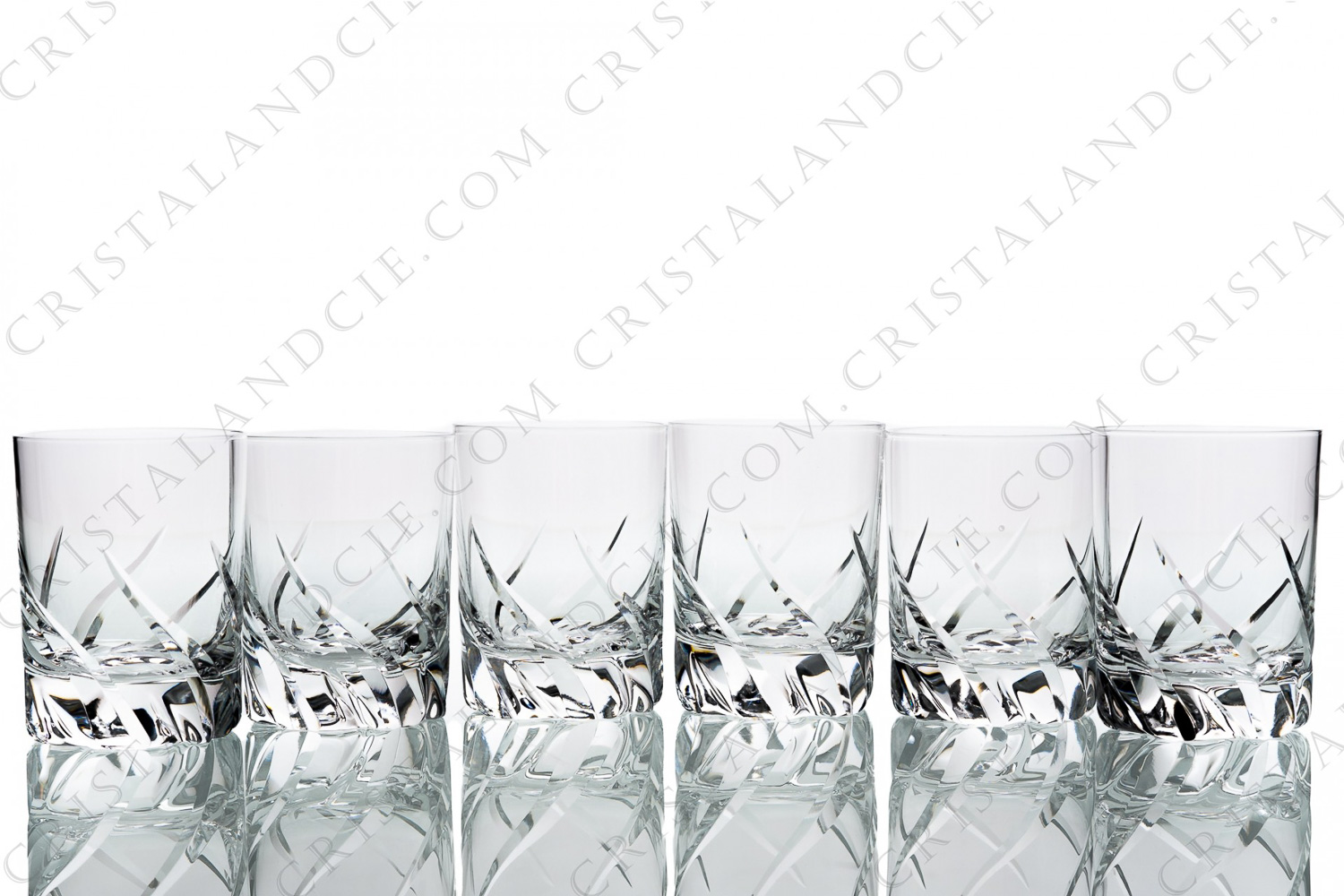 Série de six verres à vin n°4 en cristal de Daum modèle Bleneau à décor taillé photo-1