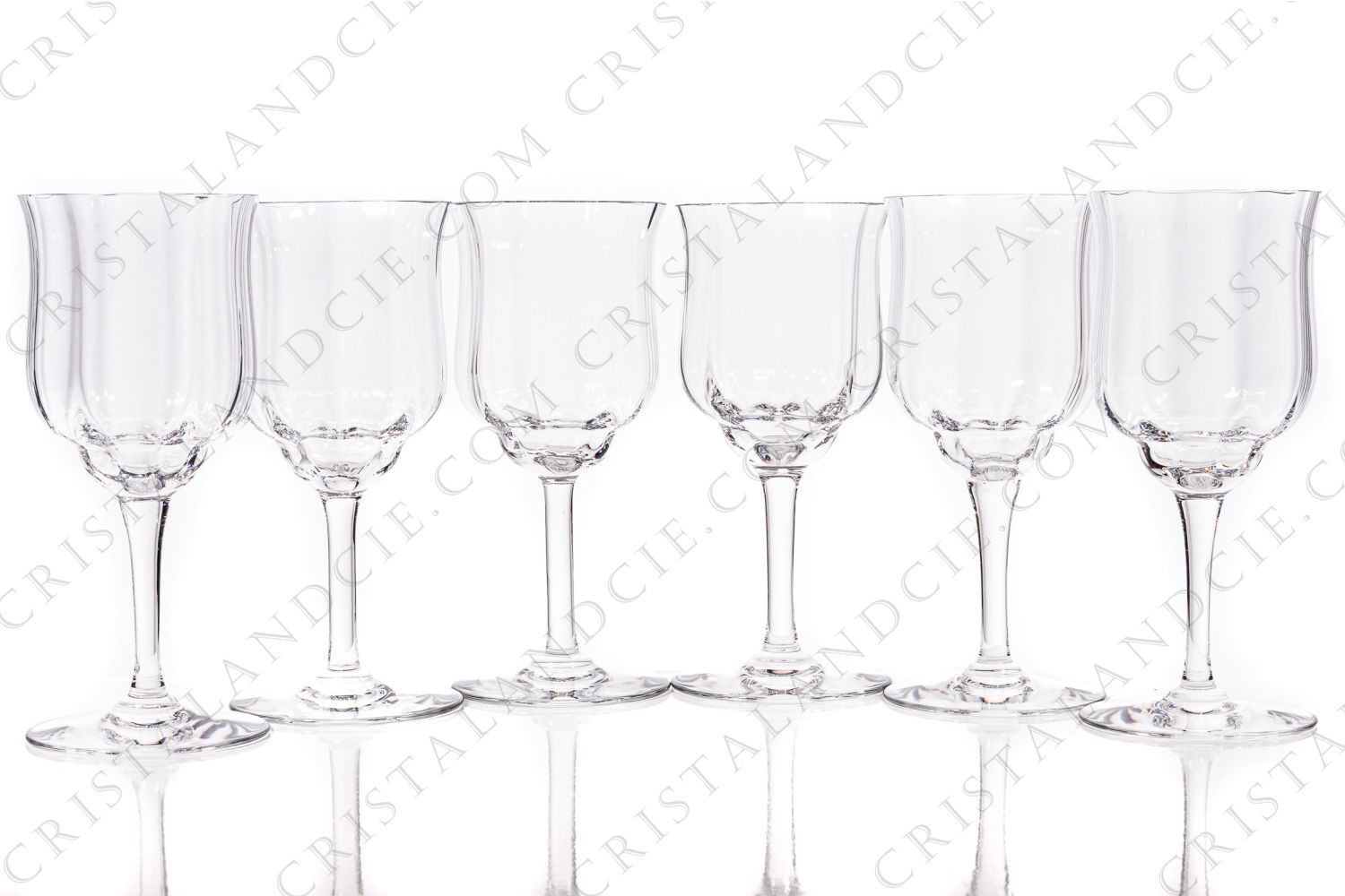 Série de six verres à vin rouge n°3 en cristal de Baccarat modèle Capri orné de côtes vénitiennes photo-1