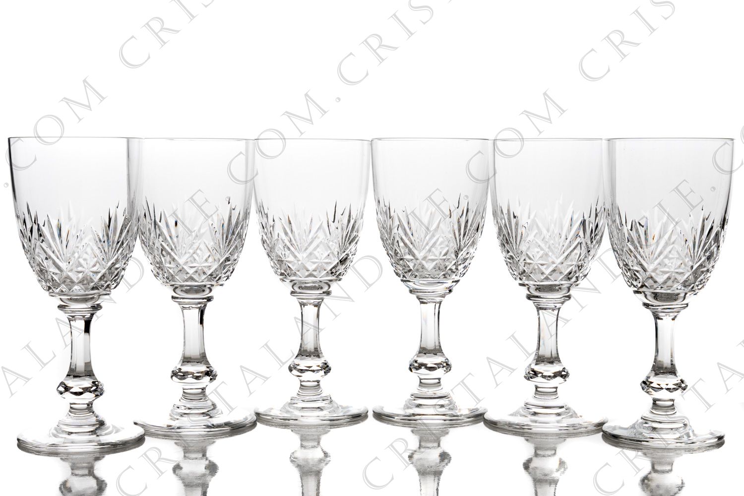 Set if six wine glasses n°3 in crystal by Saint-Louis pattern Massenet with an important cut pattern on the gob and a ring on the dawn of the stem photo-1
