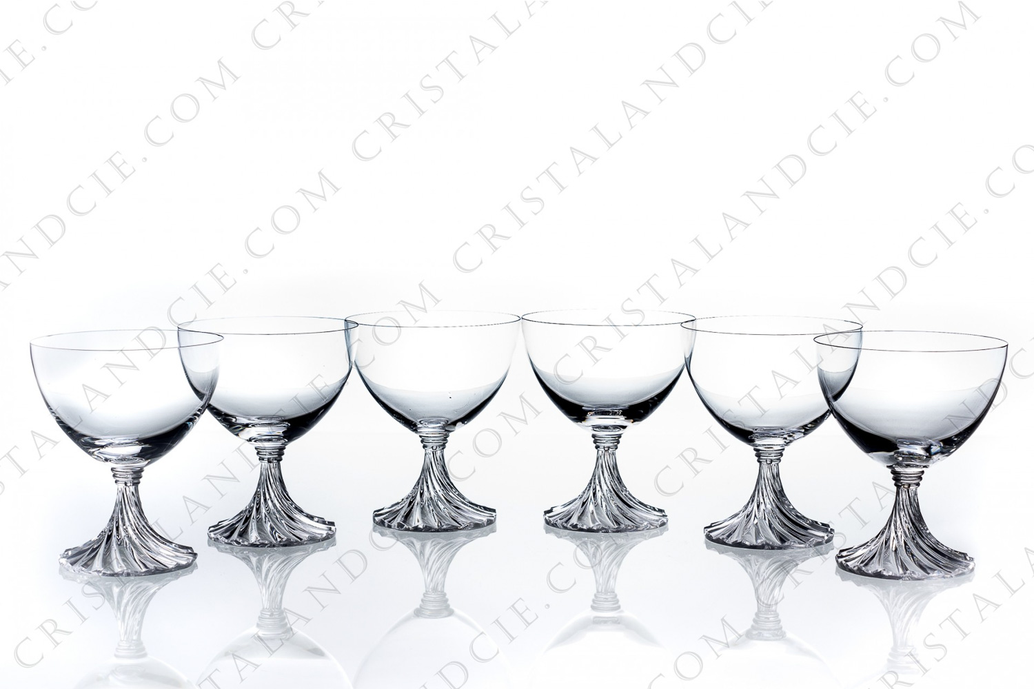 Série de six verres à vin n°3 en cristal de Lalique modèle Rambouillet à jambe torsadée photo-1