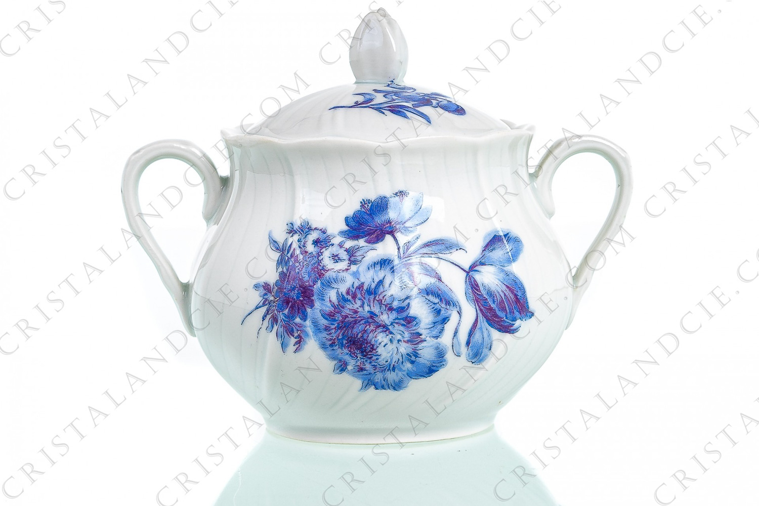 Sucrier en porcelaine de Limoges de la maison Bernardaud forme Palme orné de bouquets de fleurs bleus photo-1