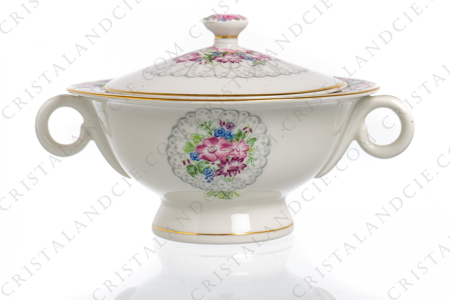 Sugar bowl in china of Limoges by Haviland decorated with bouquets of flowers inset, with friezes of flowers and gold borders photo-1