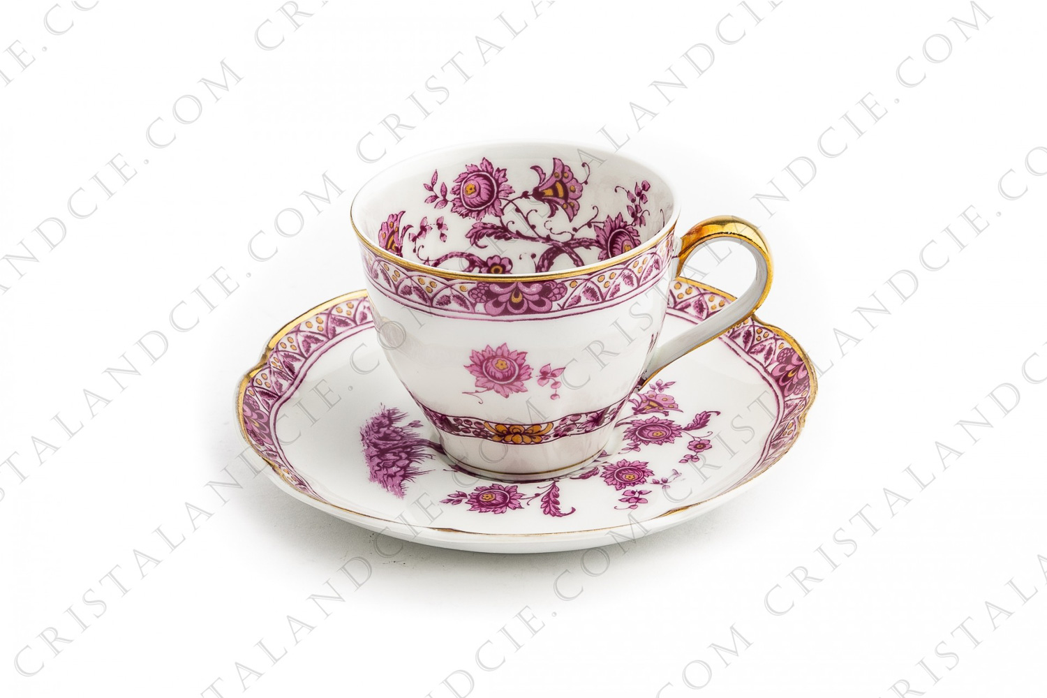 Tasse à café en porcelaine de Limoges de la maison Haviland modèle Arbre mauve à décor d arbre fleuri mauve photo-1
