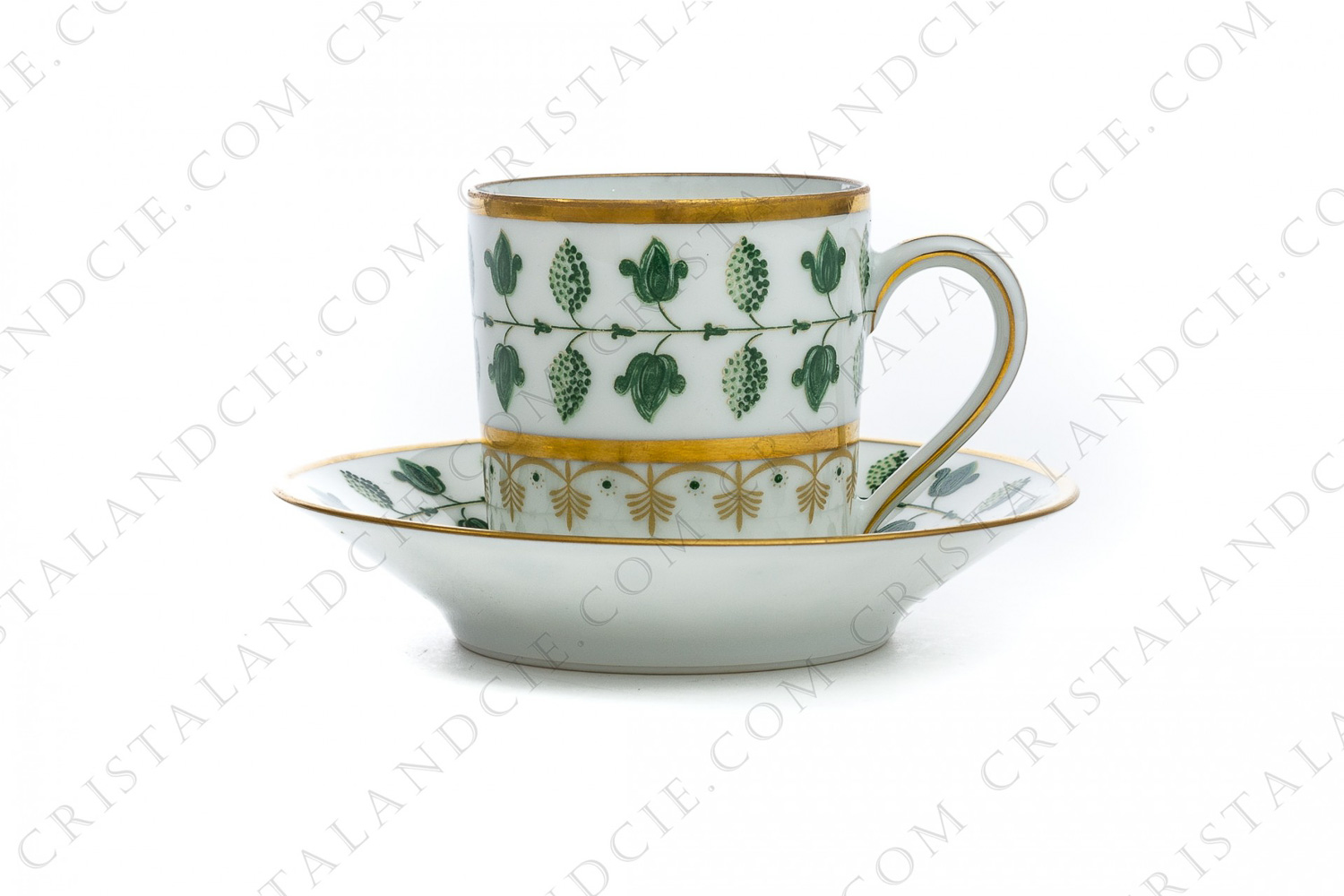 Tasse à café en porcelaine de Limoges de la maison Haviland et Parlon modèle Matignon à décor végétal vert et or photo-1