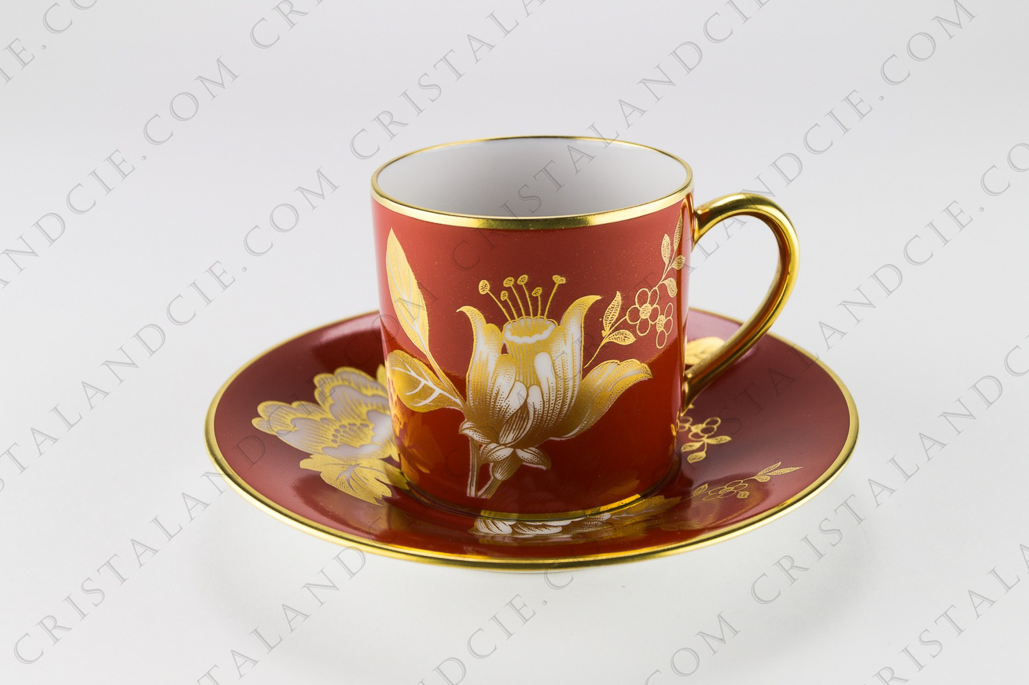 Coffee cup in Limoges china by Bernardaud pattern Pompéï, decorated with white and gold flowers on a red background photo-1