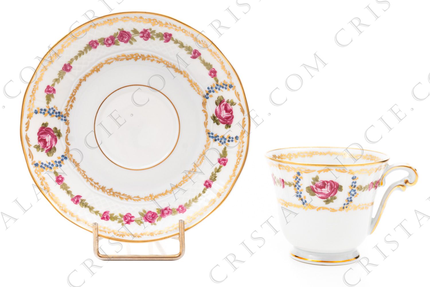 Coffee cup in Limoges china by Bernardaud pattern Roses de Limoges decorated with friezes of pink roses, with roses in medallion and gold friezes photo-1