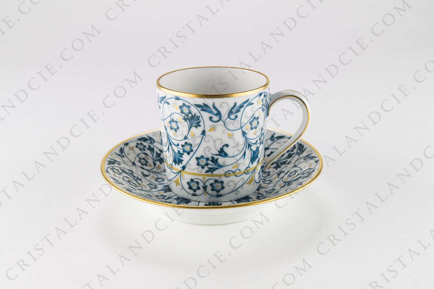 Coffee cup in china porcelain by Haviland and Parlon pattern Séville, decorated with blue and gold flowers photo-1