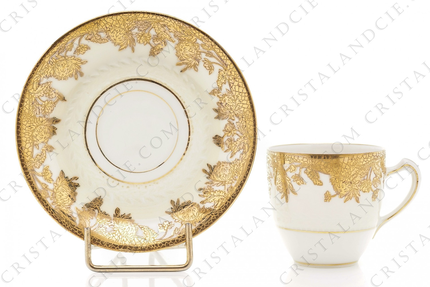 Cocoa cup in Limoges china by Haviland decorated with friezes of gold flowers photo-1