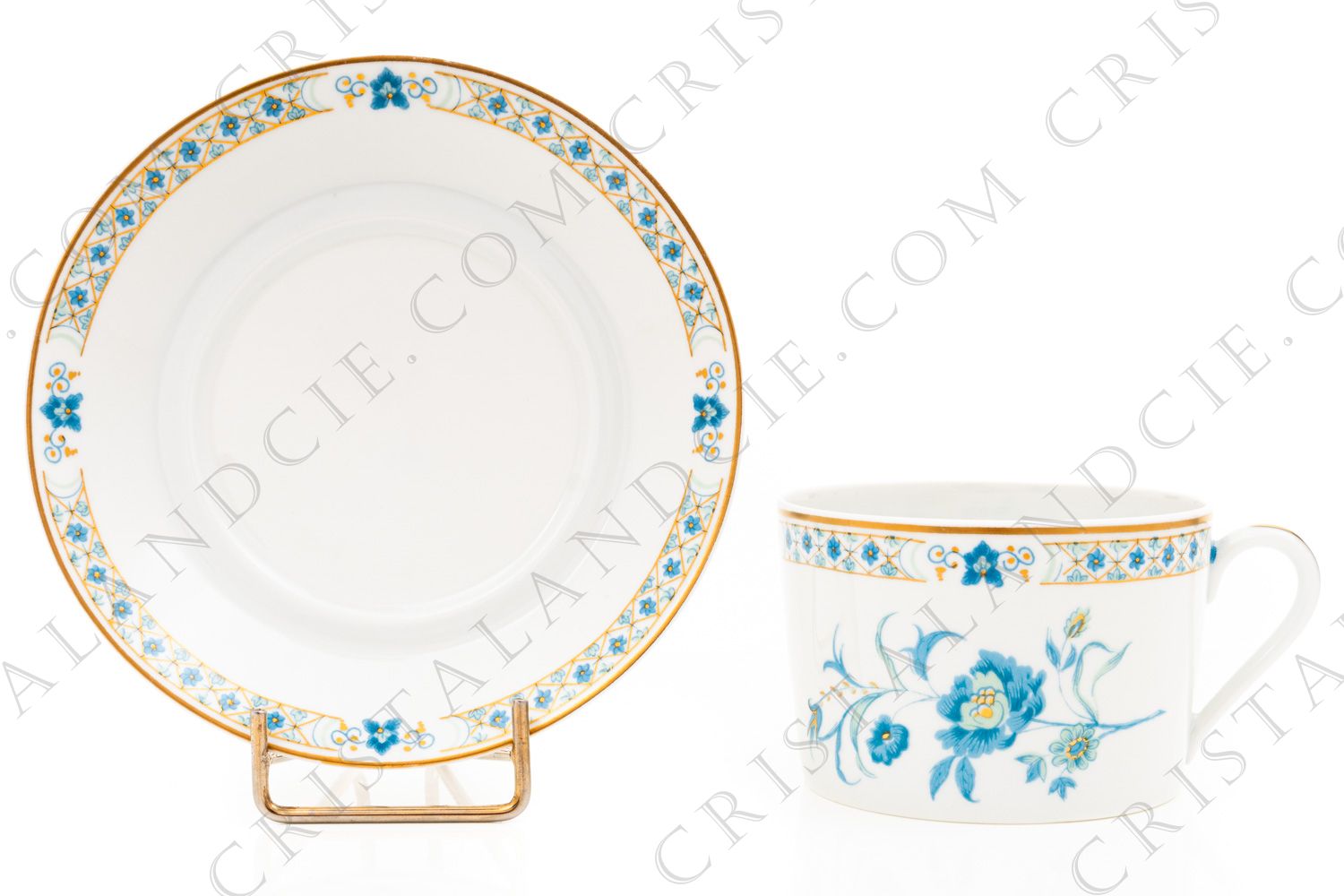 Tasse à thé en porcelaine de Limoges de la maison Haviland modèle Nankin à décor de fleurs en camaïeu de bleus et rehauts or photo-1