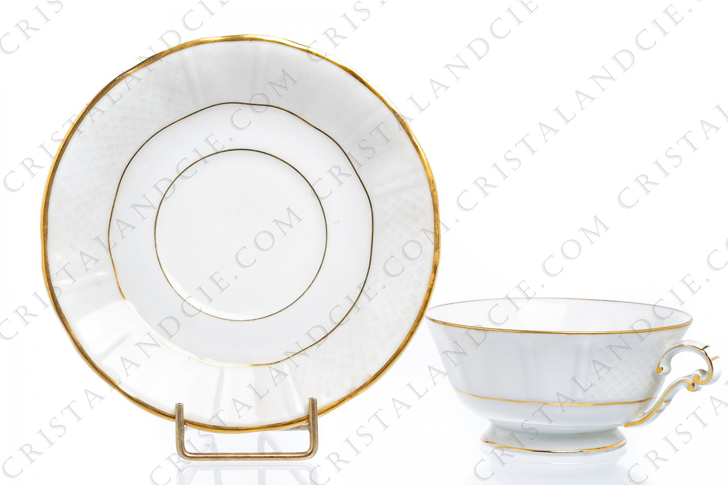 Tasse à thé en porcelaine de Limoges de la maison Bernardaud à décor de quadrillage et filets or photo-1