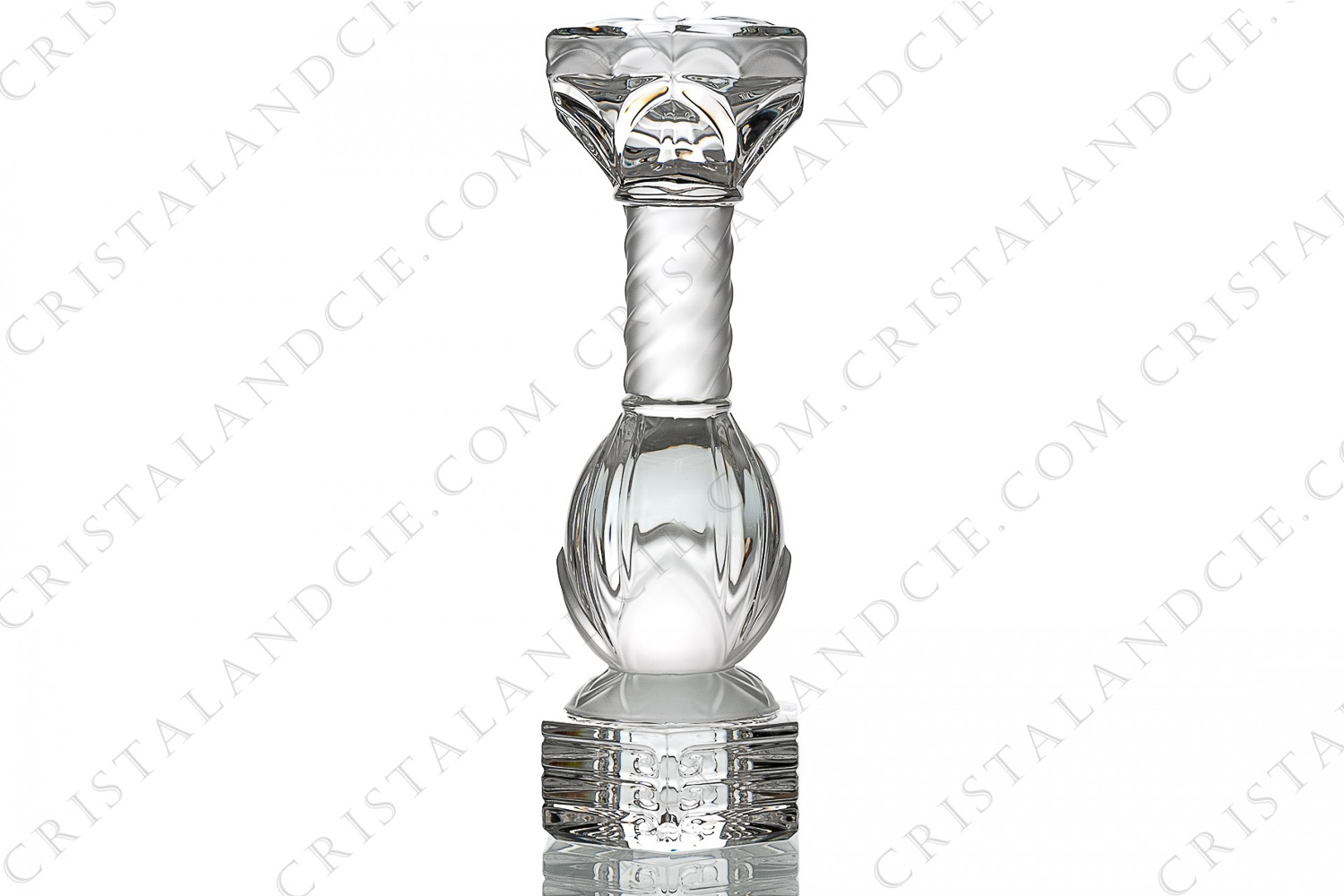 Totem in clear and frosted crystal by Saint-Louis pattern Flora and Pomona in honor of the two Roman agrarian deities photo-1