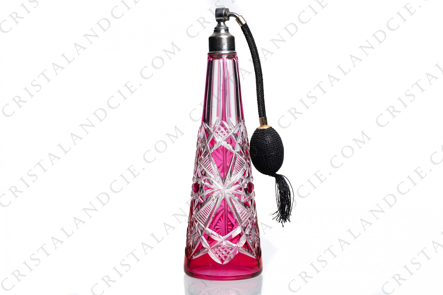 Sprayer fantaisie drooping bulb in pink double-layer crystal by Baccarat pattern Lagny, with an important cut pattern photo-1