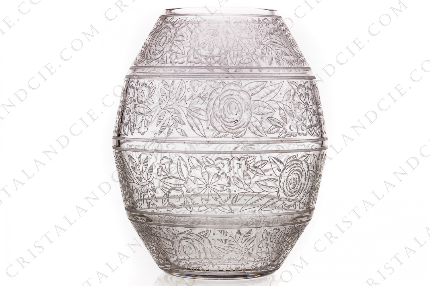 Vase Art Deco in crystal by Baccarat decorated with engraved with the acid roses and other flowers photo-1